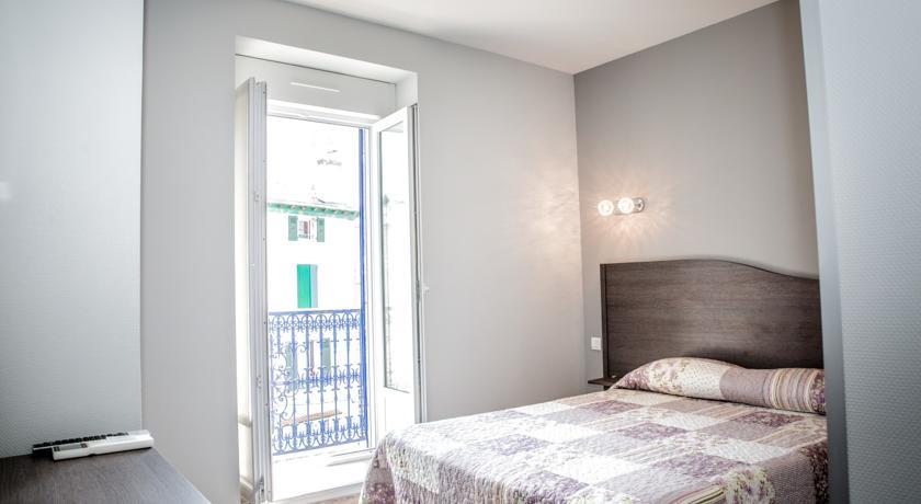 Annexe Hotel De La Gare Хендае Екстериор снимка