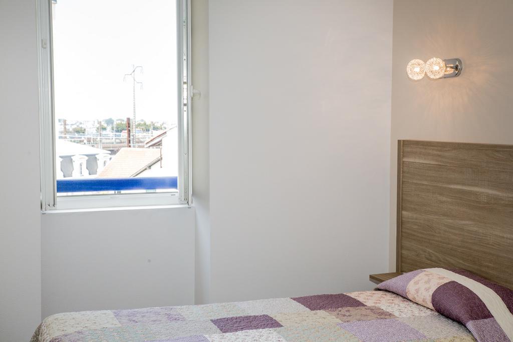 Annexe Hotel De La Gare Хендае Екстериор снимка